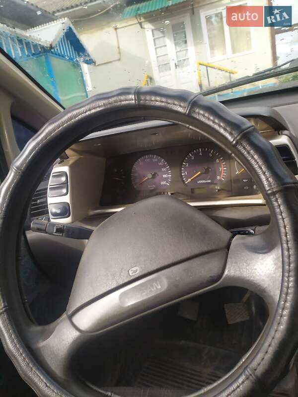 Минивэн Nissan Axxess 1990 в Черновцах