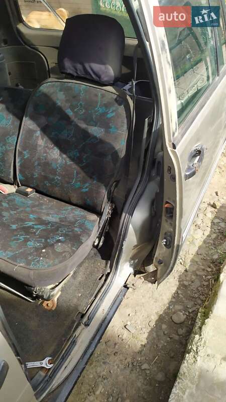 Минивэн Nissan Axxess 1990 в Черновцах