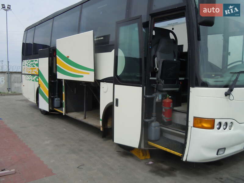 Приміський автобус Nissan Barcino 1991 в Луцьку
