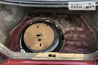 Седан Nissan Bluebird 1988 в 