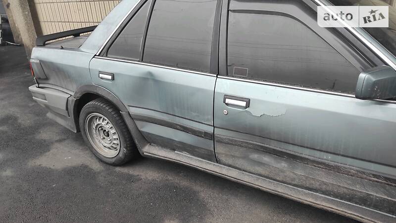 Седан Nissan Bluebird 1988 в Києві