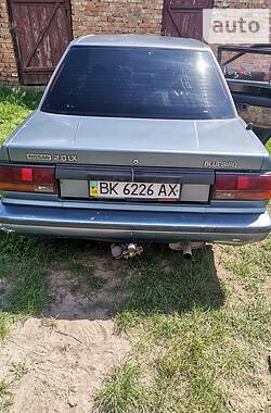 Седан Nissan Bluebird 1990 в Шацьку