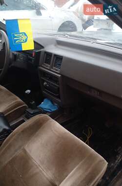 Седан Nissan Bluebird 1988 в Хмельницком