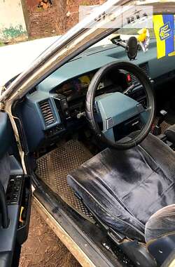 Седан Nissan Bluebird 1986 в 