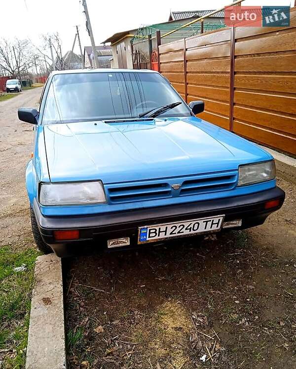 Универсал Nissan Bluebird 1989 в Раздельной
