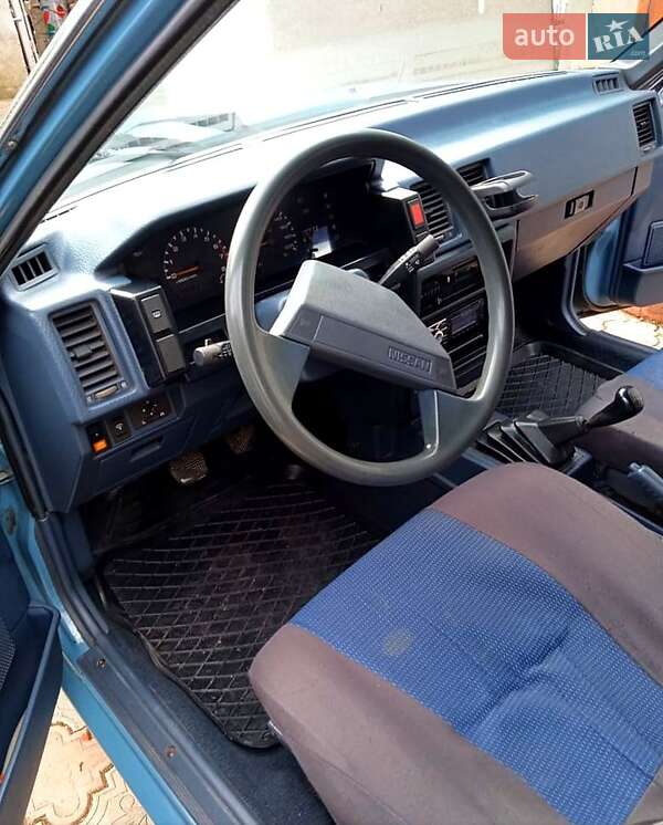 Универсал Nissan Bluebird 1989 в Раздельной