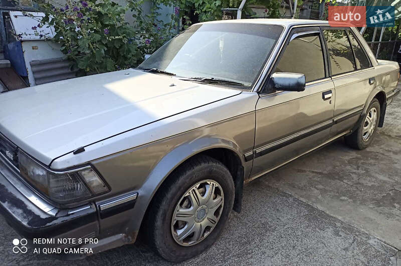 Седан Nissan Bluebird 1984 в Овідіополі
