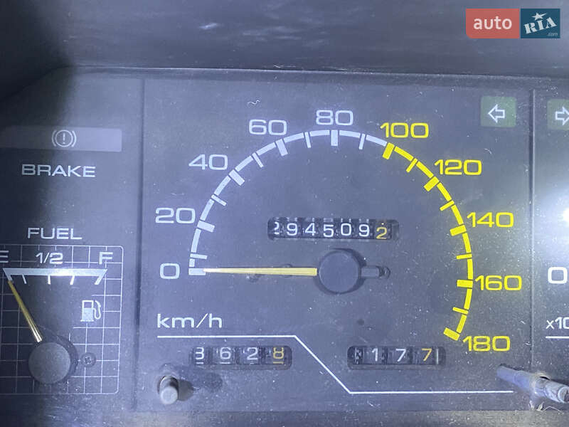 Седан Nissan Bluebird 1984 в Овідіополі