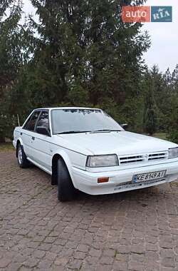 Седан Nissan Bluebird 1988 в Днепре