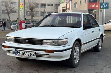 Седан Nissan Bluebird 1990 в Одесі