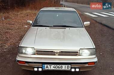 Седан Nissan Bluebird 1990 в Богородчанах