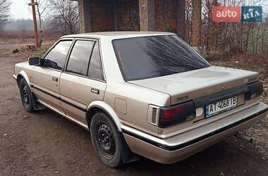 Седан Nissan Bluebird 1990 в Богородчанах