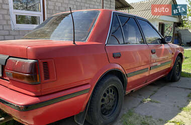Седан Nissan Bluebird 1988 в 