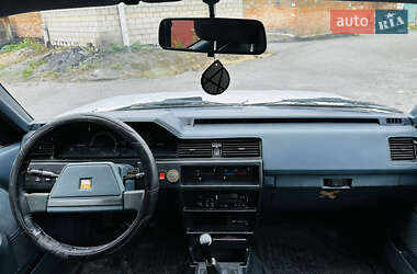 Універсал Nissan Bluebird 1990 в 