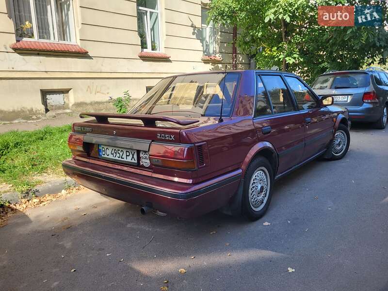 Седан Nissan Bluebird 1990 в Львові