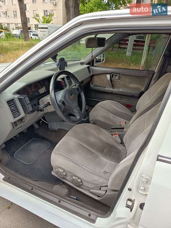 Седан Nissan Bluebird 1989 в Одесі