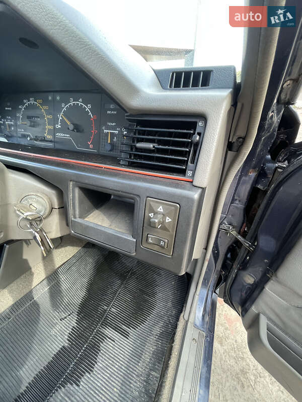 Седан Nissan Bluebird 1984 в Одессе