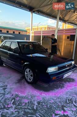 Седан Nissan Bluebird 1989 в Полтаве