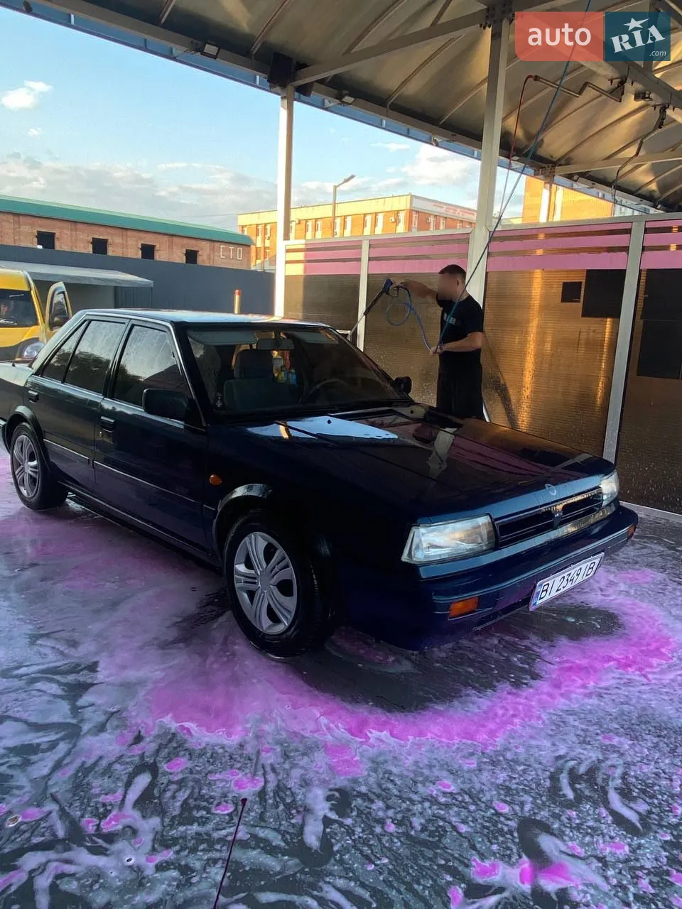 авто на повному ходу, сів поїхав, всі питання по телефону