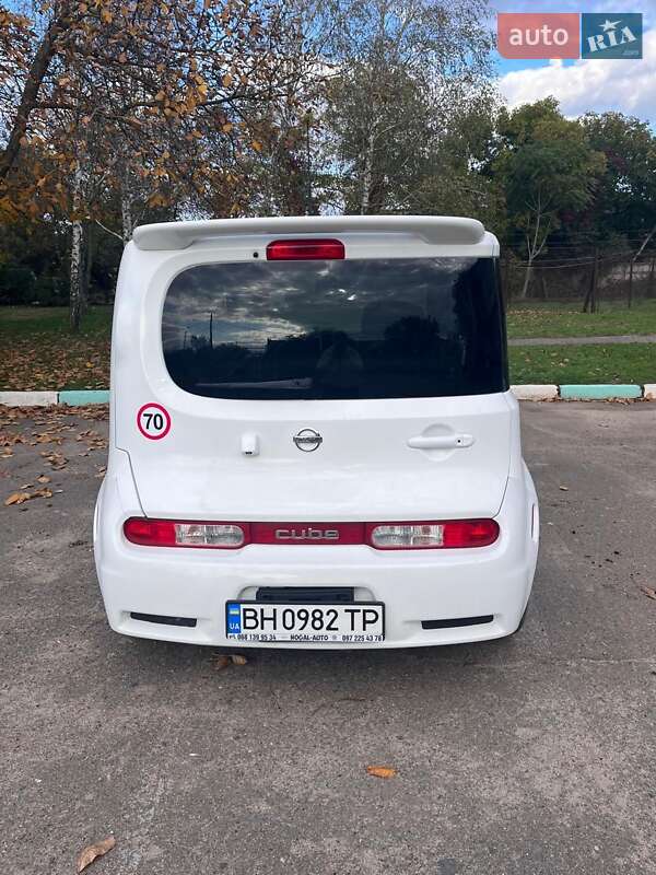Минивэн Nissan Cube 2011 в Южном фото 3 Минивэн Nissan Cube 2011 в Южном