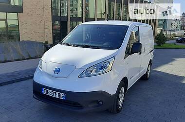 Грузопассажирский фургон Nissan e-NV200 2016 в Хмельницком