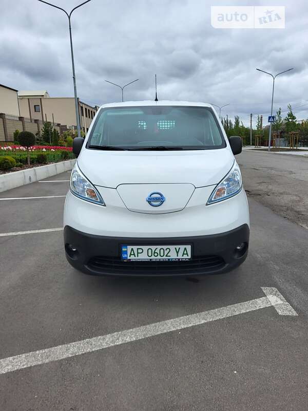 Грузовой фургон Nissan e-NV200 2017 в Запорожье
