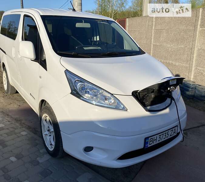 Минивэн Nissan e-NV200 2016 в Киеве