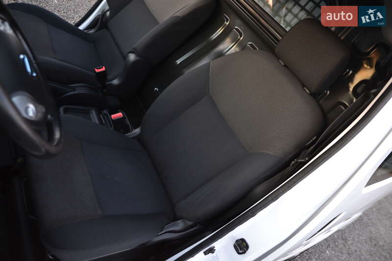 Грузовой фургон Nissan e-NV200 2020 в Луцке