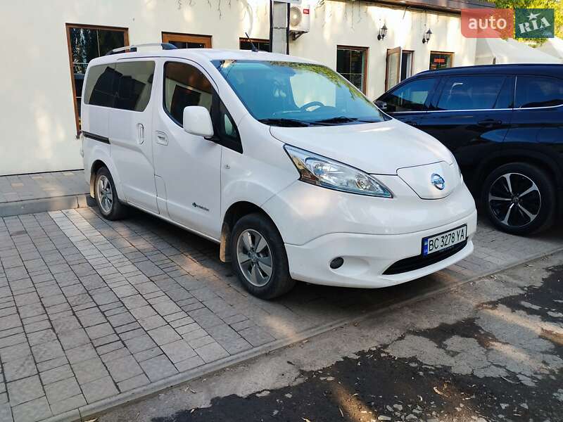 Мінівен Nissan e-NV200 2015 в Дрогобичі
