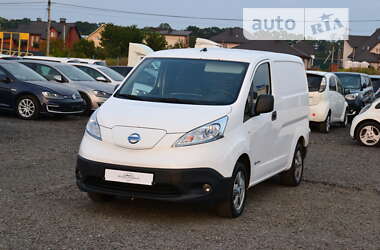 Вантажний фургон Nissan e-NV200 2015 в Луцьку