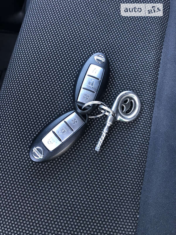 Вантажний фургон Nissan e-NV200 2016 в Вінниці