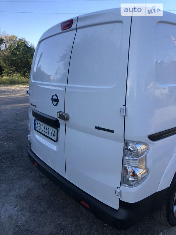 Вантажний фургон Nissan e-NV200 2016 в Вінниці