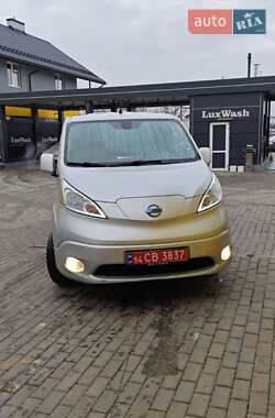 Минивэн Nissan e-NV200 2014 в Новояворовске