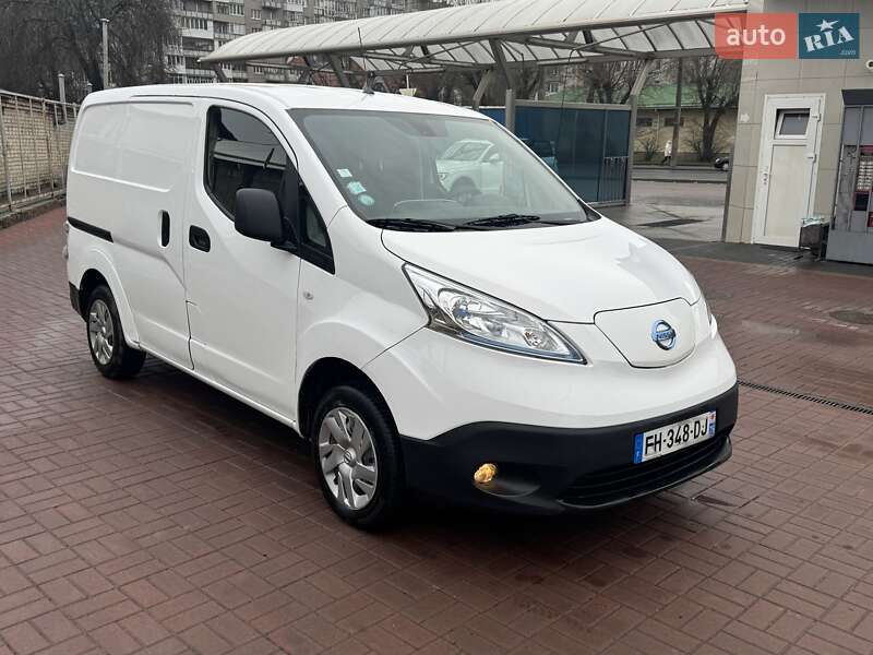 Грузовой фургон Nissan e-NV200 2019 в Луцке