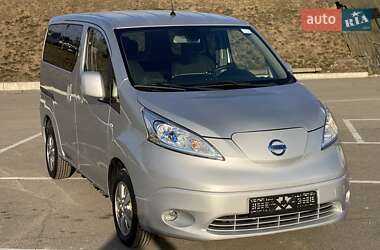 Минивэн Nissan e-NV200 2018 в 