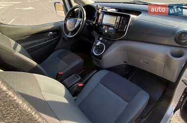 Минивэн Nissan e-NV200 2018 в 