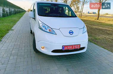 Минивэн Nissan e-NV200 2019 в 
