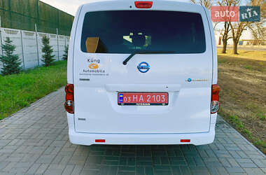 Минивэн Nissan e-NV200 2019 в 