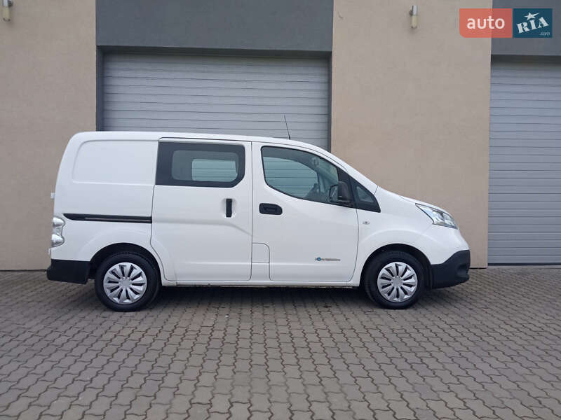 Грузовой фургон Nissan e-NV200 2017 в Радехове