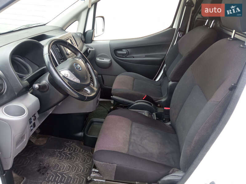Грузовой фургон Nissan e-NV200 2017 в Радехове