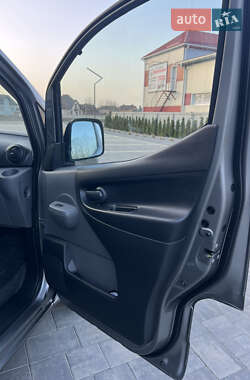 Грузовой фургон Nissan e-NV200 2019 в 