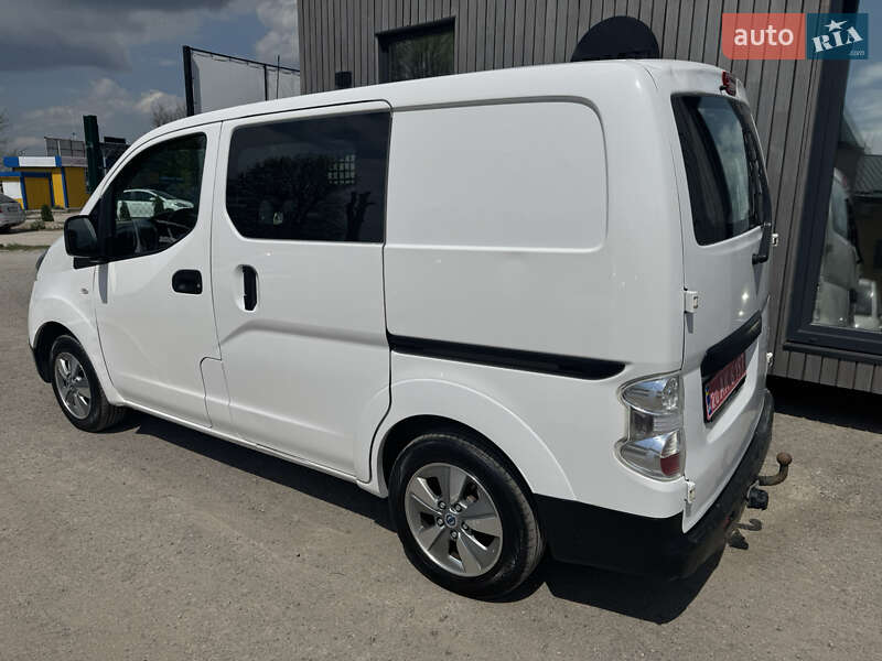 Вантажний фургон Nissan e-NV200 2018 в Тернополі