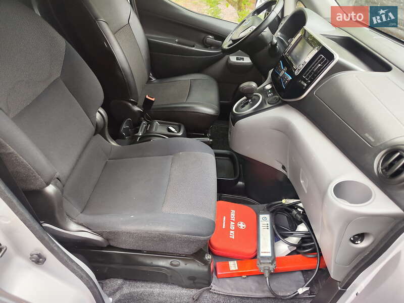 Грузовой фургон Nissan e-NV200 2019 в Новых Санжарах