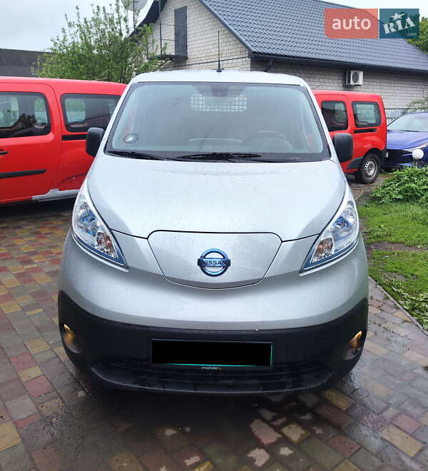 Грузовой фургон Nissan e-NV200 2019 в Новых Санжарах