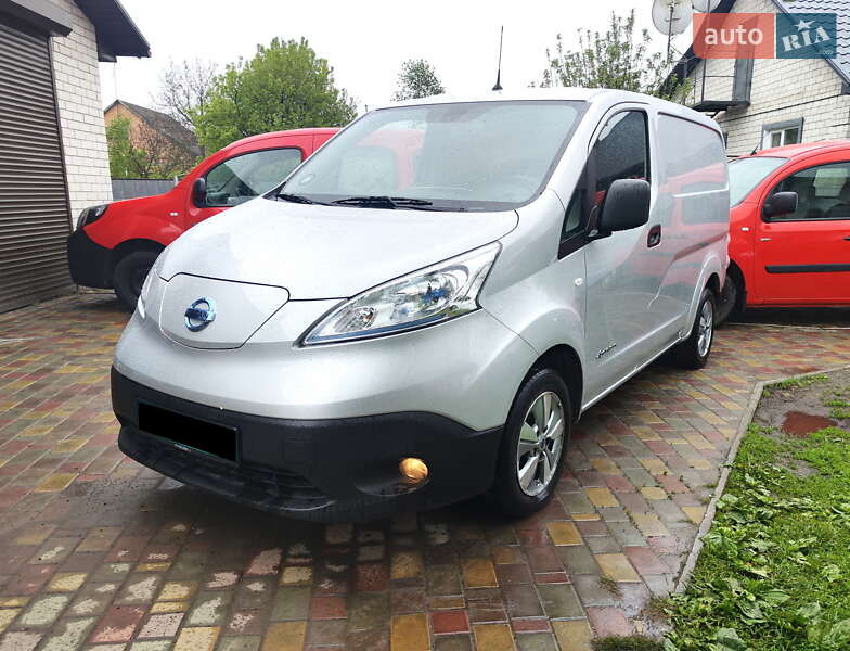 Грузовой фургон Nissan e-NV200 2019 в Новых Санжарах