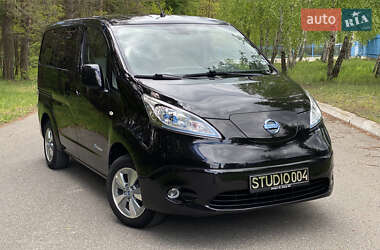 Минивэн Nissan e-NV200 2015 в Буче