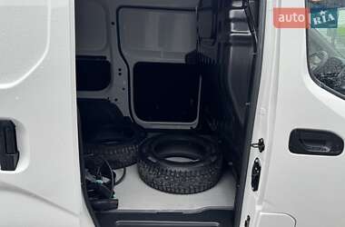 Грузовой фургон Nissan e-NV200 2019 в 