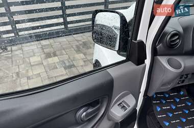 Грузовой фургон Nissan e-NV200 2019 в 