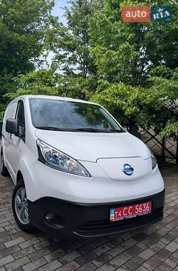 Вантажопасажирський фургон Nissan e-NV200 2020 в Києві