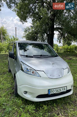 Мінівен Nissan e-NV200 2015 в Тернополі